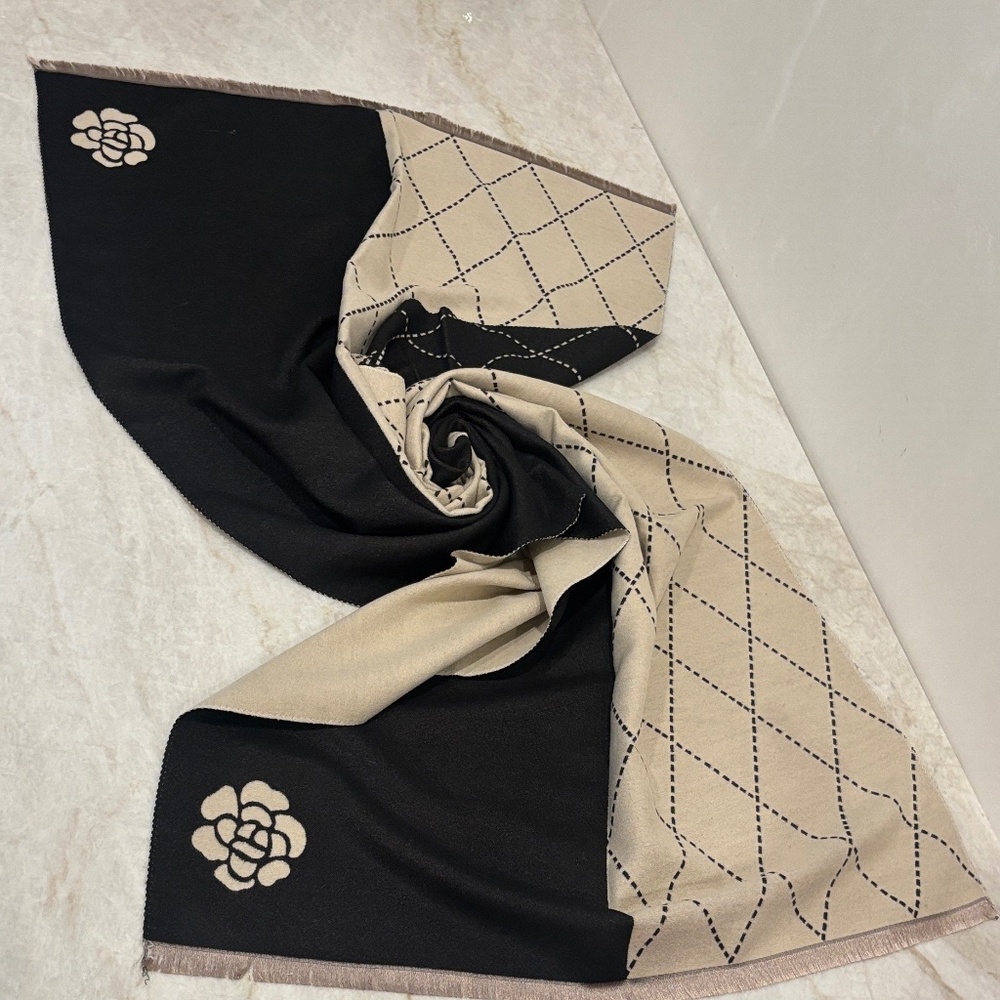MOBAAK 2025 Autumn-Winter Beige & Black Camellia Scarf Shawl. NWOT